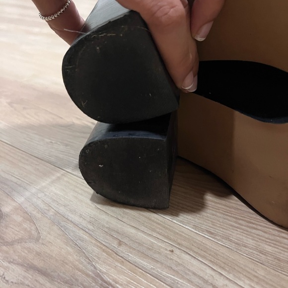 Steve Madden frosst Black Suede Booties (lightly worn) - Picture 6 of 7